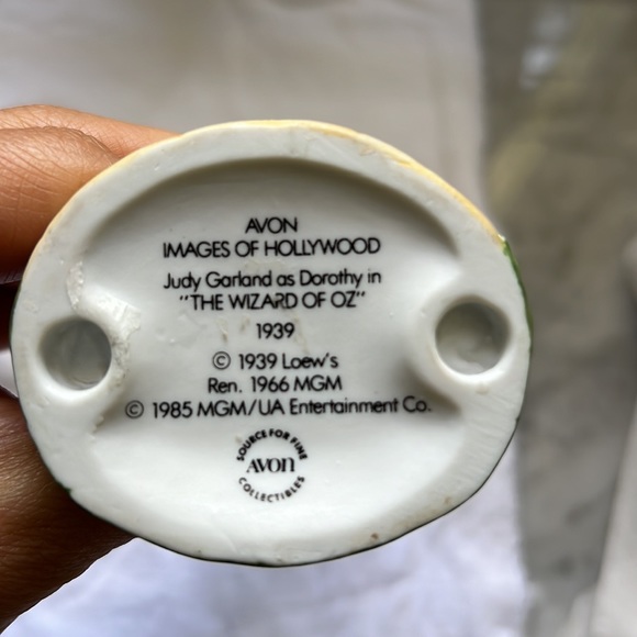 Avon Judy Garland as Dorothy from The Wizard of Oz, circa 1985, 5.5 inches - Picture 3 of 4